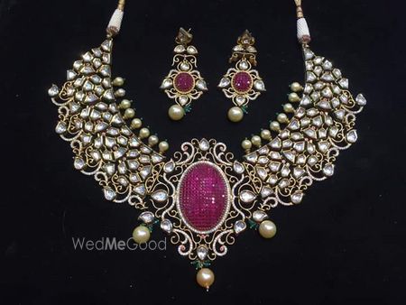 Photo of kundan and diamond bridal necklace