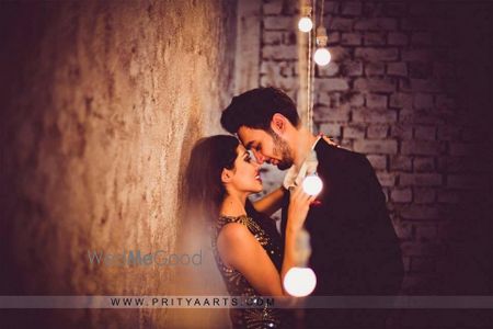 Photo of romantic pre-wedding couple shot