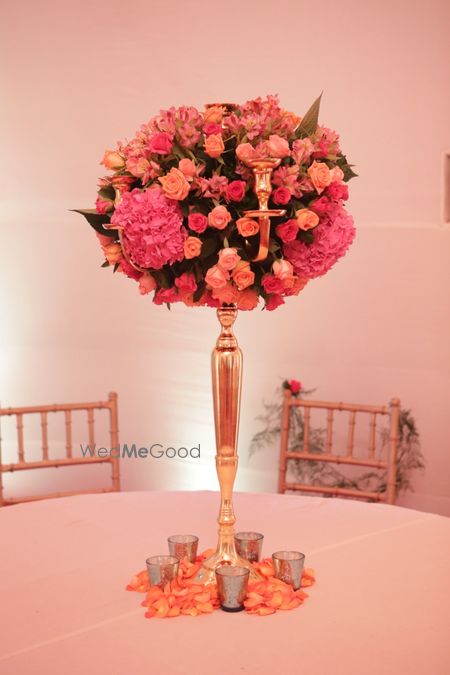 Photo of table centerpieces