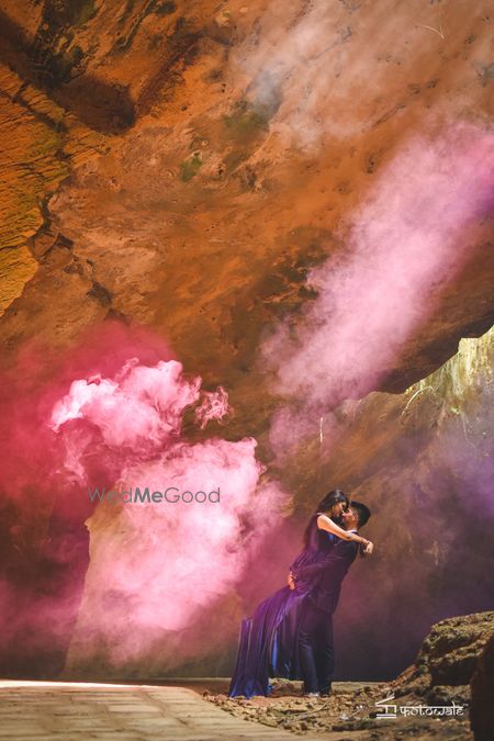 Photo of Smoke bomb in pre wedding shoot idea