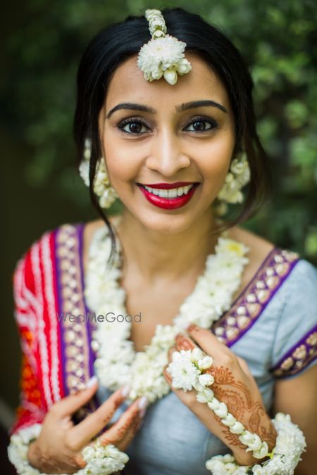 Photo of White floral jewellery for mehendi