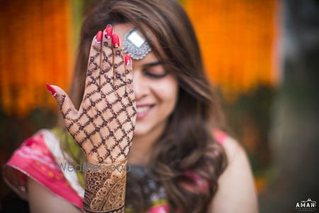 Photo of Jali mehendi design on back of hand