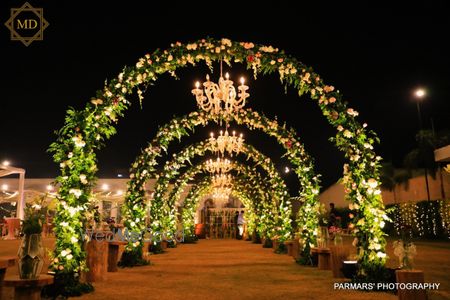 Photo of floral circular entrance decor idea