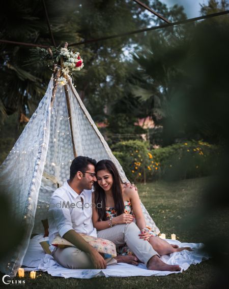 Photo of cute DIY pre wedding shoot idea with teepee